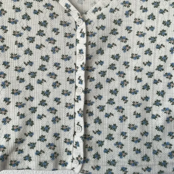 Adorable Cider Floral Pattern Long Sleeve Crop, Small - Picture 4 of 9